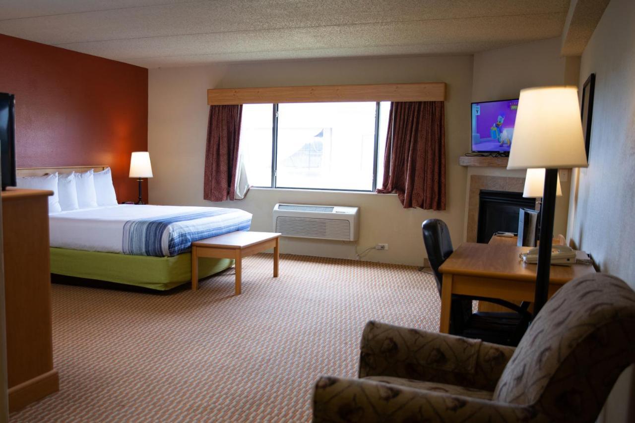 Americinn By Wyndham Pampa Event Center Buitenkant foto